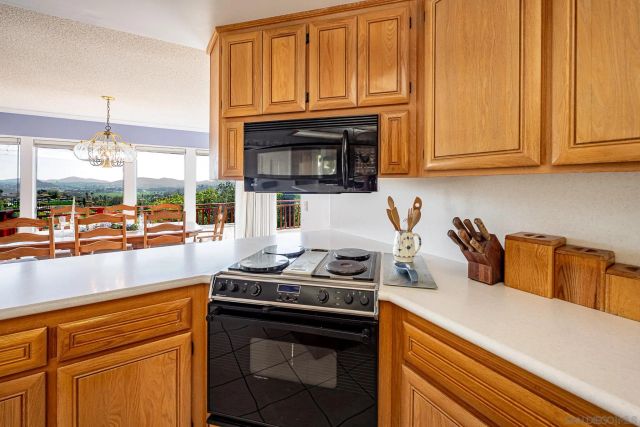 2553 Haas St, Escondido, CA 92025