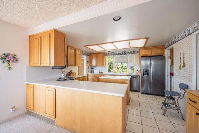 2553 Haas St, Escondido, CA 92025