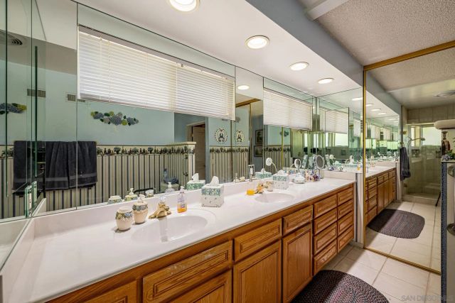 2553 Haas St, Escondido, CA 92025