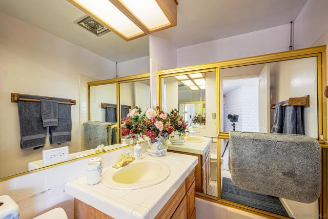 2553 Haas St, Escondido, CA 92025