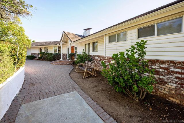 2553 Haas St, Escondido, CA 92025