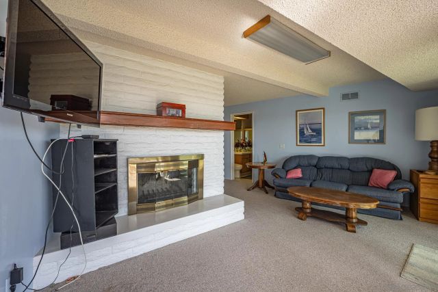2553 Haas St, Escondido, CA 92025