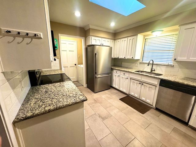 8712 Lake Country Drive, Fort Worth, TX 76179