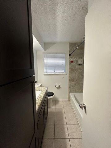 1410 Blalock Road 9, Houston, TX 77055