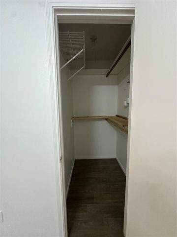 1410 Blalock Road 9, Houston, TX 77055