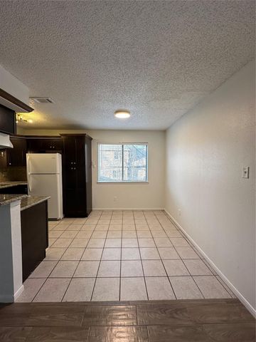 1410 Blalock Road 9, Houston, TX 77055