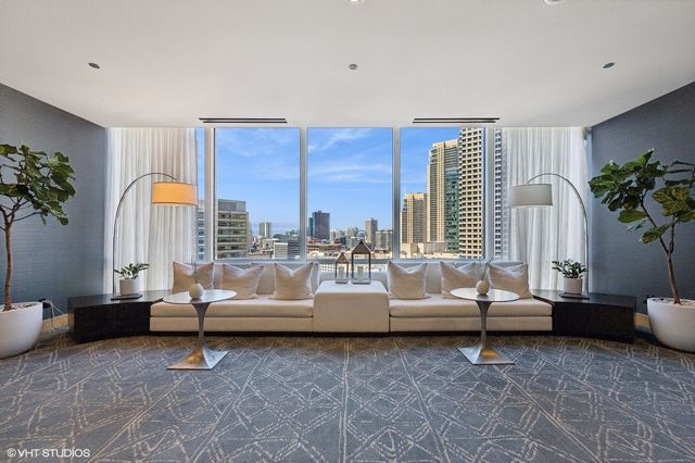 401 N Wabash Avenue 77F, Chicago, IL 60611