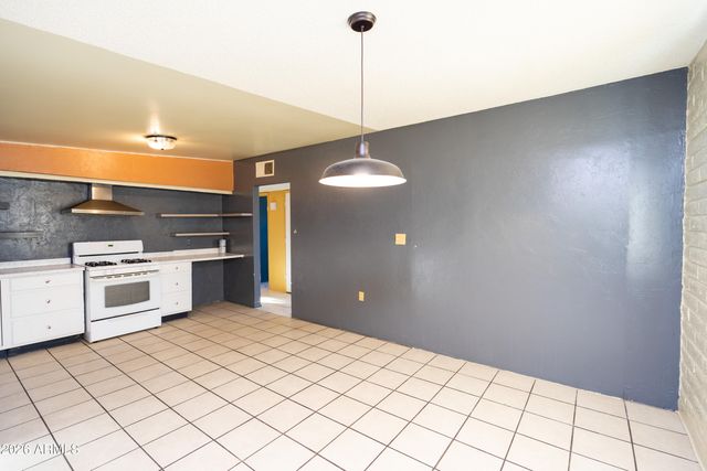 702 N SKYLINE Drive, Huachuca City, AZ 85616