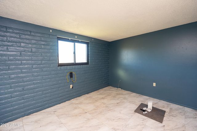 702 N SKYLINE Drive, Huachuca City, AZ 85616