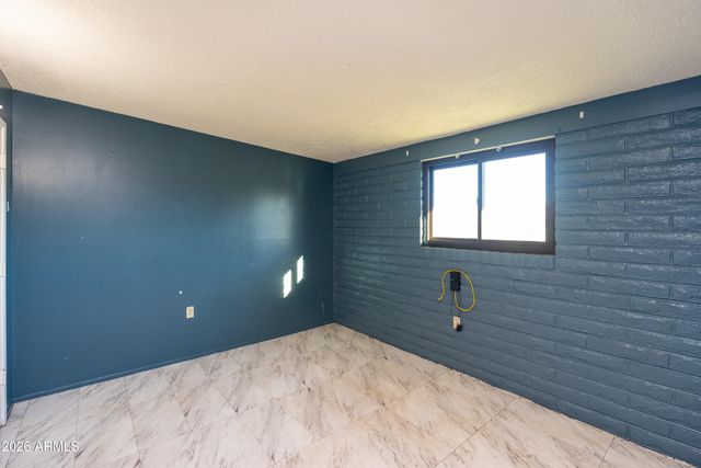 702 N SKYLINE Drive, Huachuca City, AZ 85616