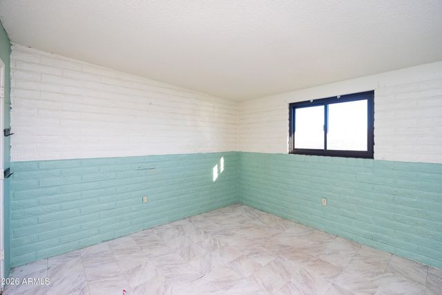 702 N SKYLINE Drive, Huachuca City, AZ 85616