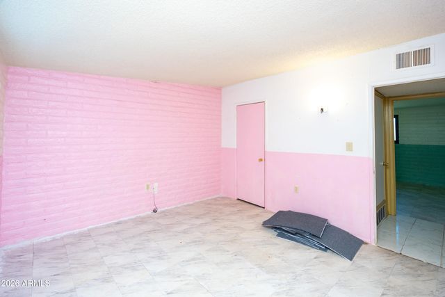 702 N SKYLINE Drive, Huachuca City, AZ 85616