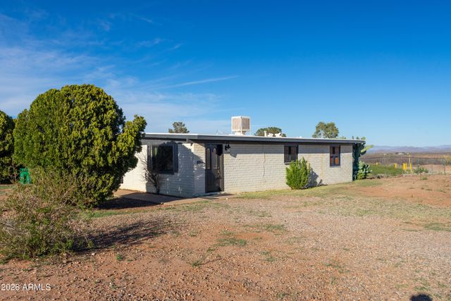 702 N SKYLINE Drive, Huachuca City, AZ 85616