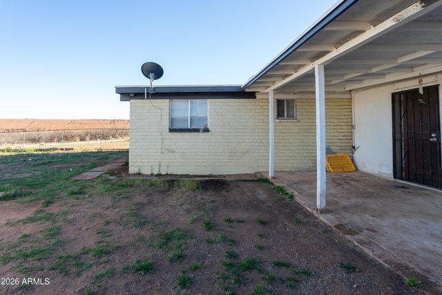 702 N SKYLINE Drive, Huachuca City, AZ 85616