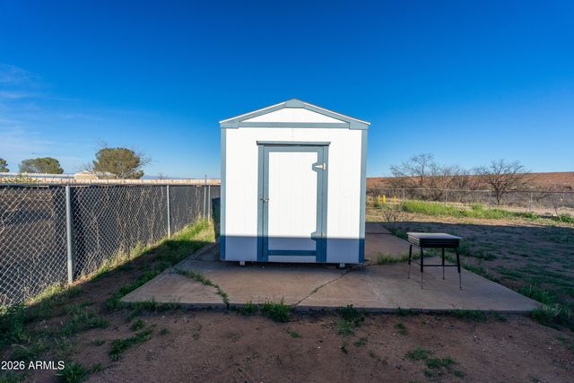 702 N SKYLINE Drive, Huachuca City, AZ 85616