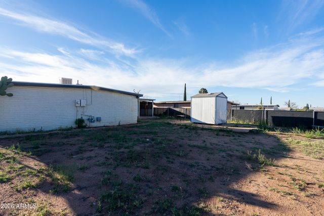 702 N SKYLINE Drive, Huachuca City, AZ 85616