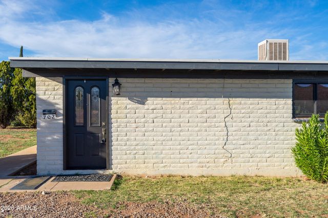 702 N SKYLINE Drive, Huachuca City, AZ 85616