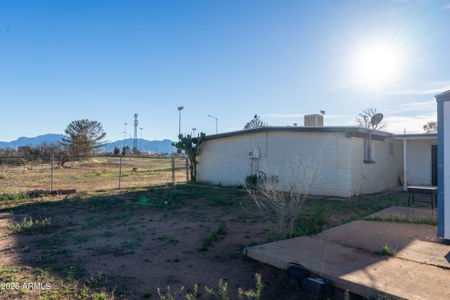 702 N SKYLINE Drive, Huachuca City, AZ 85616