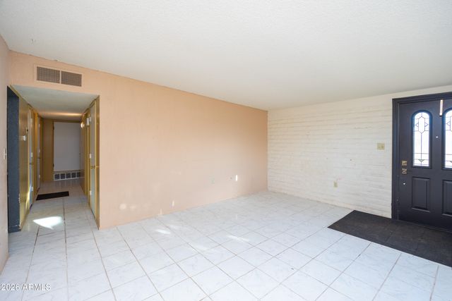 702 N SKYLINE Drive, Huachuca City, AZ 85616