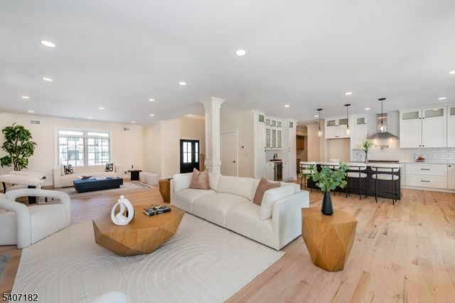 19 West Dr, Fairfield Twp., NJ 07004