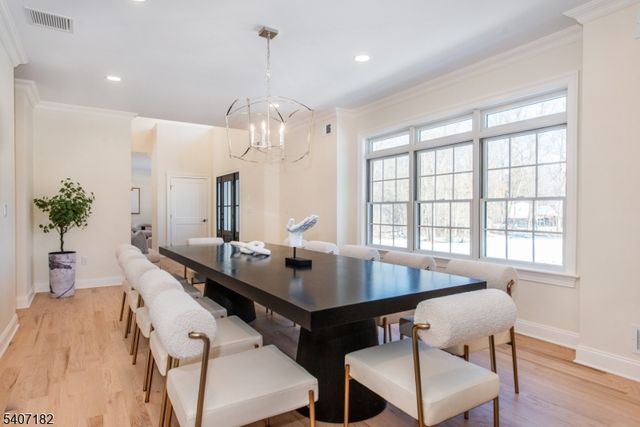 19 West Dr, Fairfield Twp., NJ 07004