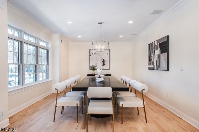 19 West Dr, Fairfield Twp., NJ 07004