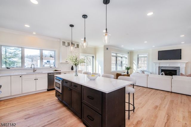 19 West Dr, Fairfield Twp., NJ 07004