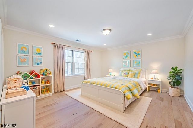 19 West Dr, Fairfield Twp., NJ 07004