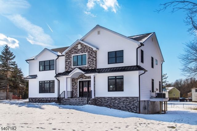 19 West Dr, Fairfield Twp., NJ 07004