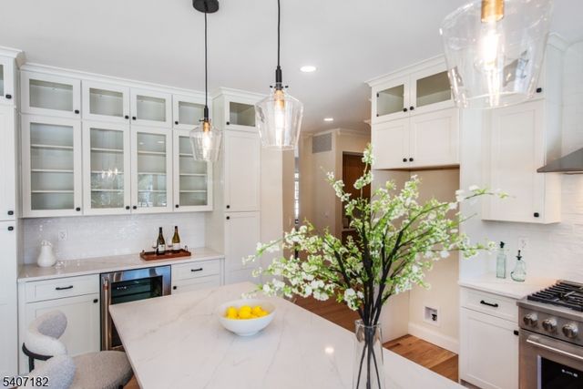 19 West Dr, Fairfield Twp., NJ 07004