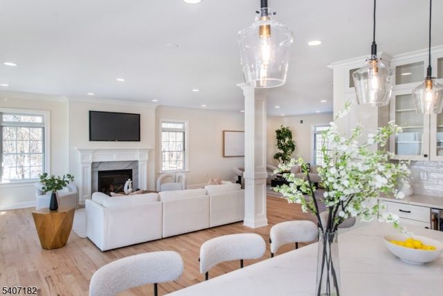 19 West Dr, Fairfield Twp., NJ 07004