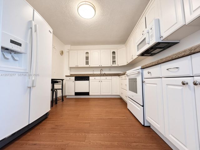 1470 NE 125th Terrace 407, North Miami, FL 33161