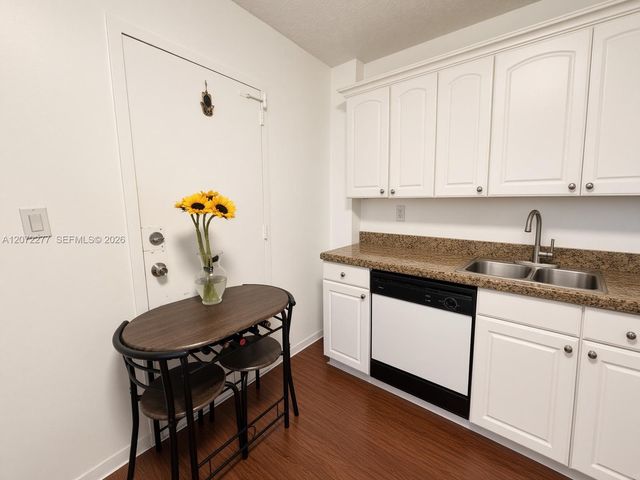 1470 NE 125th Terrace 407, North Miami, FL 33161