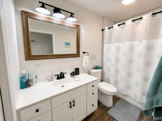 6767 N 300 E, Monon, IN 47959