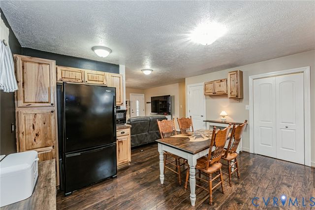 8023 Eddie Ln, Quinton, VA 23141