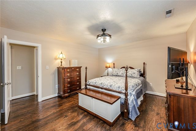 8023 Eddie Ln, Quinton, VA 23141