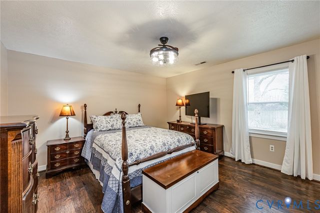 8023 Eddie Ln, Quinton, VA 23141