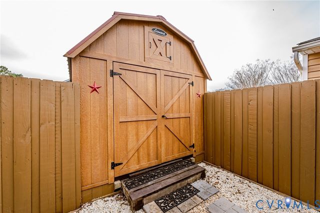 8023 Eddie Ln, Quinton, VA 23141