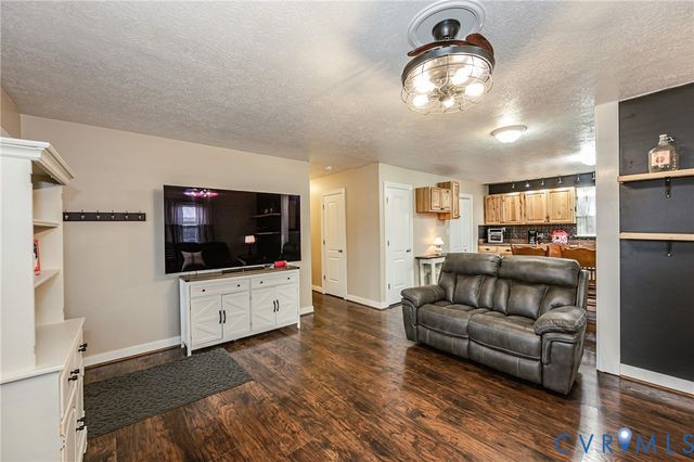 8023 Eddie Ln, Quinton, VA 23141