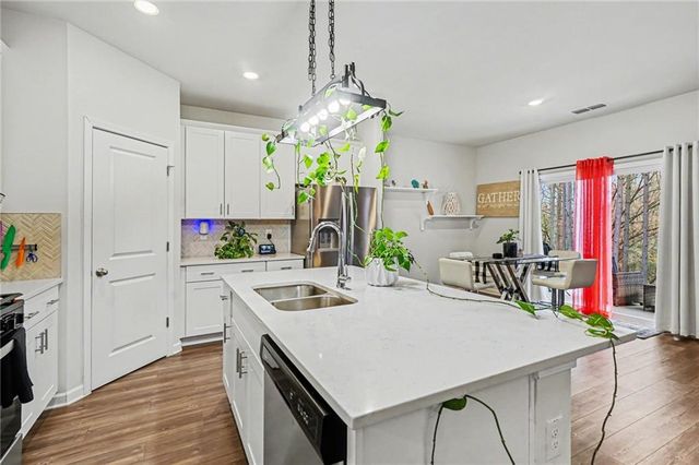 4161 Dean Grove Way, Loganville, GA 30052