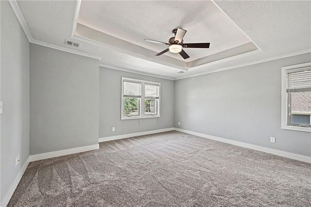 9543 N Kentucky Avenue, Kansas City, MO 64157