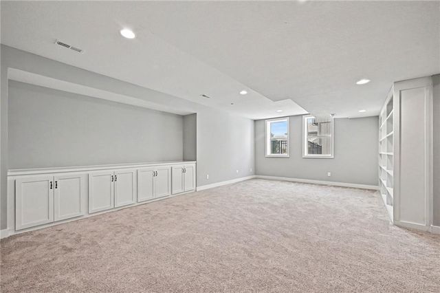 9543 N Kentucky Avenue, Kansas City, MO 64157