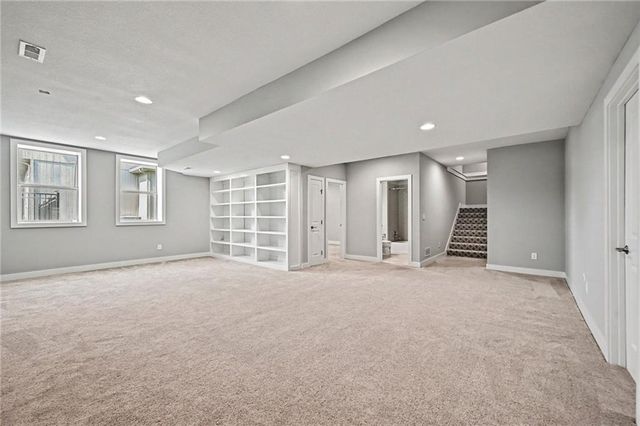 9543 N Kentucky Avenue, Kansas City, MO 64157