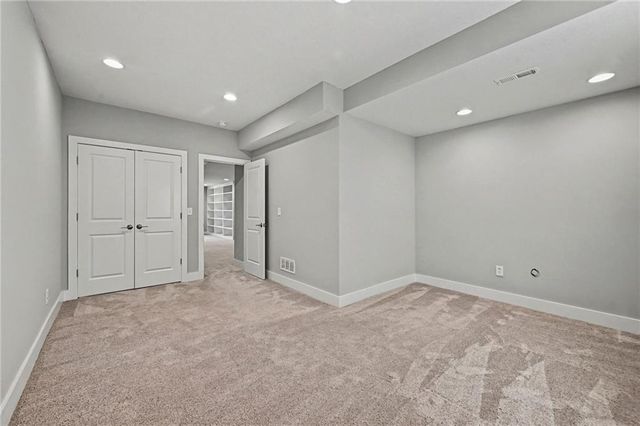 9543 N Kentucky Avenue, Kansas City, MO 64157