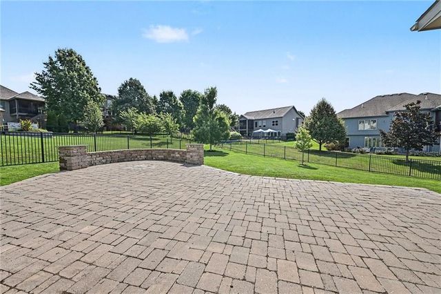 9543 N Kentucky Avenue, Kansas City, MO 64157