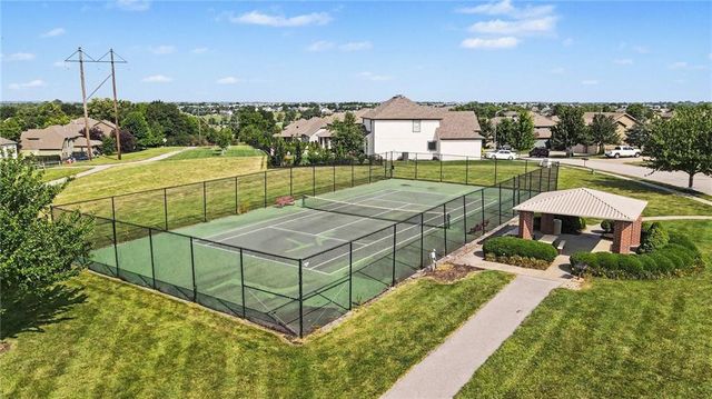 9543 N Kentucky Avenue, Kansas City, MO 64157