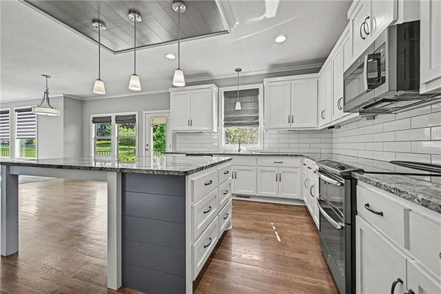 9543 N Kentucky Avenue, Kansas City, MO 64157