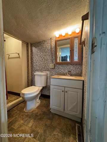 8 Shadynook Street, Keansburg, NJ 07734