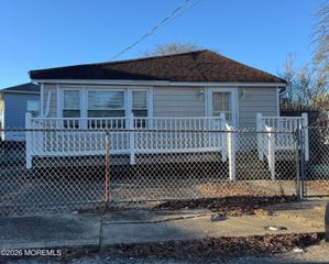 8 Shadynook Street, Keansburg, NJ 07734