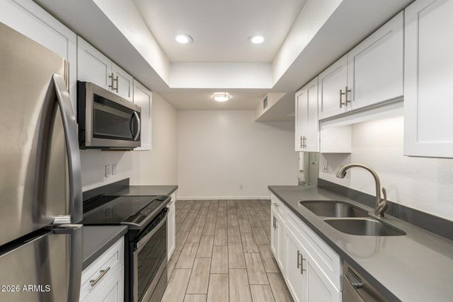 5966 W AUGUSTA Avenue, Glendale, AZ 85301